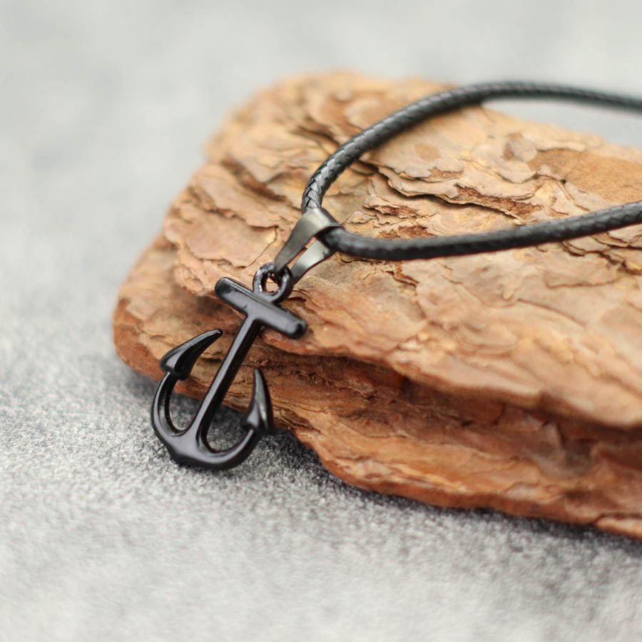 Collar con colgante de timón d - Battle Rope Anchor reseña y precio