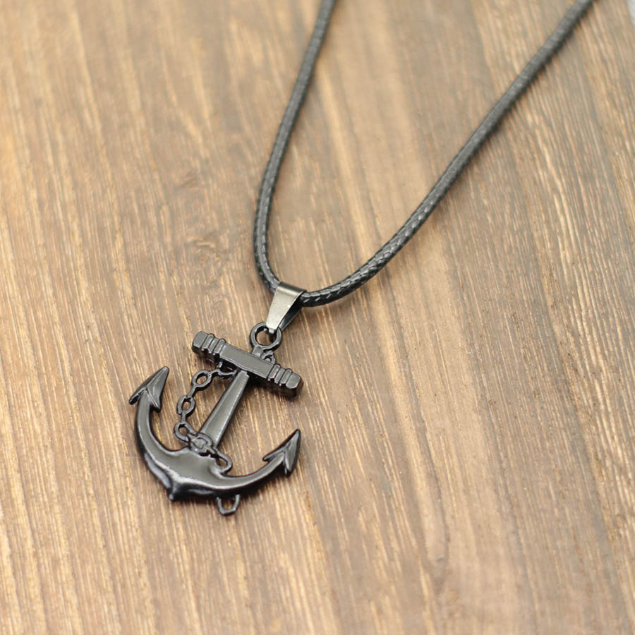 Collar con colgante de timón d - Battle Rope Anchor reseña y precio