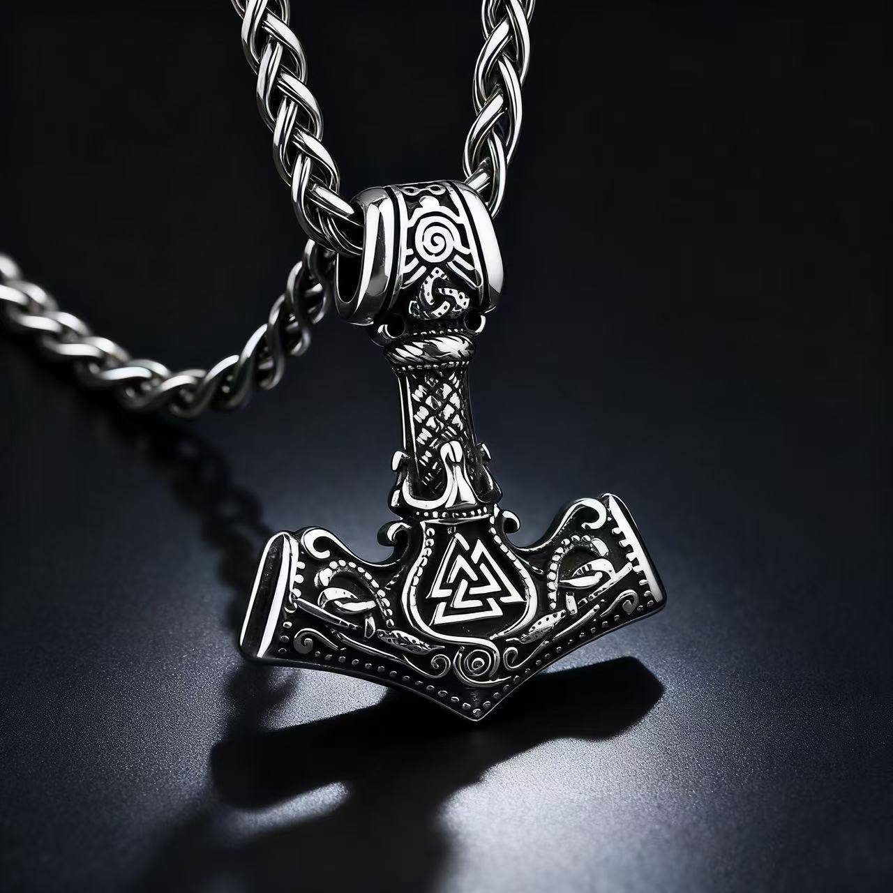 Collar con colgante de Mjolnir - Battle Rope Anchor reseña y precio